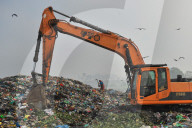 NEWS - Bangladesch: Arbeiter auf MÃ¼llhalde in Sylhet