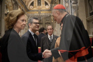 ROYALS - Abschied von Benedikt XVI: Königin Sofia am dritten Tag der Aufbahrung des früheren Papstes im Petersdom