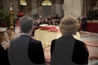 ROYALS - Abschied von Benedikt XVI: Königin Sofia am dritten Tag der Aufbahrung des früheren Papstes im Petersdom