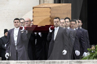 NEWS - Trauermesse für den verstorbenen emeritierten Papst Benedikt XVI