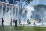 NEWS - Brasilia: Bolsonaro- Anhänger stürmen Präsidentenpalast