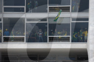 NEWS - Brasilia: Bolsonaro- Anhänger stürmen Präsidentenpalast