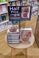 ROYALS - Schon zum halben Preis zu haben: Das Buch von Prinz Harry "Spare"
