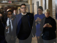 NEWS - George Santos: Hochstapler will US-Ausschussarbeit vorerst ruhen lassen