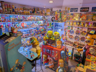 FEATURE - Michael Irving hat ein ganzes Zimmer seinen Simpsons Erinnerungsstücken gewidmet