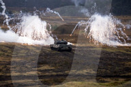 NEWS - Ein Leopard 2 A6 Kampfpanzer beim Besuch von Bundesverteidigungsminister Boris Pistorius beim Panzerbataillon 203