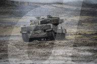 NEWS - Ein Leopard 2 A6 Kampfpanzer beim Besuch von Bundesverteidigungsminister Boris Pistorius beim Panzerbataillon 203