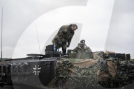 NEWS - Ein Leopard 2 A6 Kampfpanzer beim Besuch von Bundesverteidigungsminister Boris Pistorius beim Panzerbataillon 203