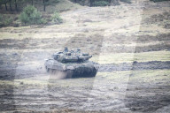 NEWS - Ein Leopard 2 A6 Kampfpanzer beim Besuch von Bundesverteidigungsminister Boris Pistorius beim Panzerbataillon 203