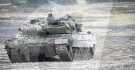 NEWS - Ein Leopard 2 A6 Kampfpanzer beim Besuch von Bundesverteidigungsminister Boris Pistorius beim Panzerbataillon 203
