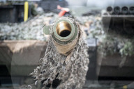 NEWS - Ein Leopard 2 A6 Kampfpanzer beim Besuch von Bundesverteidigungsminister Boris Pistorius beim Panzerbataillon 203