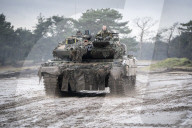 NEWS - Ein Leopard 2 A6 Kampfpanzer beim Besuch von Bundesverteidigungsminister Boris Pistorius beim Panzerbataillon 203