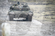 NEWS - Ein Leopard 2 A6 Kampfpanzer beim Besuch von Bundesverteidigungsminister Boris Pistorius beim Panzerbataillon 203