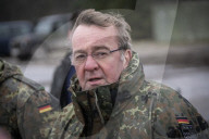NEWS - Ein Leopard 2 A6 Kampfpanzer beim Besuch von Bundesverteidigungsminister Boris Pistorius beim Panzerbataillon 203