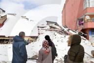 NEWS - Erdbeben Türkei-Syrien: Zerstörte Bauten unter Schnee