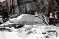 NEWS - Erdbeben Türkei-Syrien: Zerstörte Bauten unter Schnee