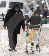 NEWS - Erdbeben Türkei-Syrien: Zerstörte Bauten unter Schnee
