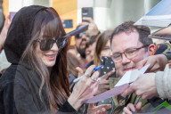 PEOPLE - Berlinale 2023: Anne Hathaway beim Photocall zum Kinofilm 'She Came to Me' 