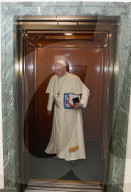 NEWS - 10 Jahre Papst Franziskus - Aufnahmen in der Residenz Santa Marta (2015) - Vatikan

