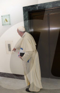 NEWS - 10 Jahre Papst Franziskus - Aufnahmen in der Residenz Santa Marta (2015) - Vatikan
