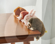 FEATURE -  Kuscheltiere für die perfekte Körperhaltung am Schreibtisch