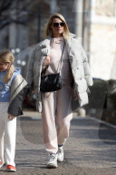 PEOPLE - Michelle Hunziker spaziert mit ihren Töchtern in Mailand