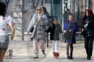 PEOPLE - Michelle Hunziker spaziert mit ihren Töchtern in Mailand