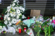 NEWS - Hamburg: Anschlag auf Zeugen Jehovas - Blumen am Ort des Anschlags