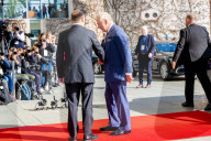 ROYALS - Kanzler Olaf Scholz mit König Charles bei der Begrüssung im Bundeskanzleramt