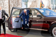 ROYALS - Kanzler Olaf Scholz mit König Charles bei der Begrüssung im Bundeskanzleramt