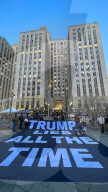 NEWS - USA: Szenen in Manhattan nach der Bekanntgabe der Anklage gegen Trump