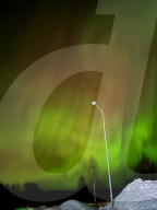 FEATURE - Nordlichter im Dorf Abisko am schwedischen Polarkreis