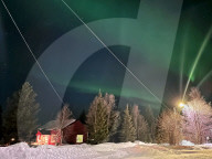 FEATURE - Nordlichter im Dorf Abisko am schwedischen Polarkreis