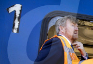ROYALS - Willem-Alexander beim Besuch der Unfallstelle des Zugunglücks in Voorschoten