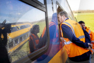 ROYALS - Willem-Alexander beim Besuch der Unfallstelle des Zugunglücks in Voorschoten