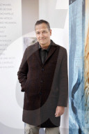 PEOPLE - Kabarettist Dieter Nuhr bei der Vernissage zu seiner Ausstellung Dieter Nuhr. Ent-fernte Welt in Düsseldorf