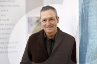 PEOPLE - Kabarettist Dieter Nuhr bei der Vernissage zu seiner Ausstellung Dieter Nuhr. Ent-fernte Welt in Düsseldorf