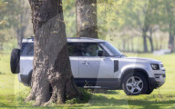 ROYALS - Die frühere rechte Hand der Königin, Angela Kelly, vor ihrem Haus an der Themse im Windsor Estate