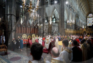 ROYALS - Kroenung von King Charles: King Charles erhält die St. Edward's Crown 