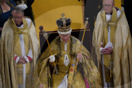 ROYALS - Kroenung von King Charles: King Charles erhält die St. Edward's Crown 