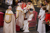 ROYALS - Kroenung von King Charles: King Charles erhält die St. Edward's Crown 