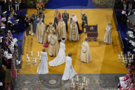 ROYALS - Kroenung von King Charles: King Charles erhält die St. Edward's Crown 
