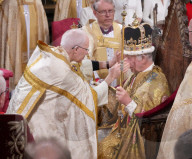 ROYALS - Kroenung von King Charles: King Charles erhält die St. Edward's Crown 