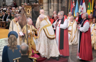 ROYALS - Kroenung von King Charles: King Charles erhält die St. Edward's Crown 
