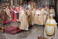 ROYALS - Kroenung von King Charles: King Charles erhält die St. Edward's Crown 