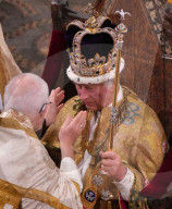 ROYALS - Kroenung von King Charles: King Charles erhält die St. Edward's Crown 