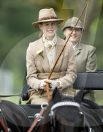 ROYALS - Lady Louise beim Pol Roger Meet der British Driving Society