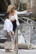 CANNES FILMFESTIVAL - Victoria Silvstedt verlässt das Hotel Eden-Roc in Antibes