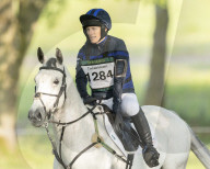 Zara Tindall reitet bei den Tweseldown Horse Trials