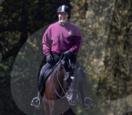 Andrew beim Ausritt durch den Park von Schloss Windsor